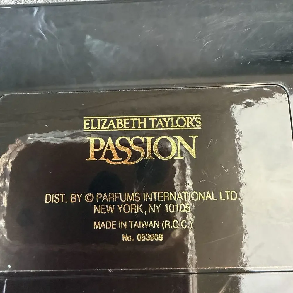 VTG Elizabeth Taylor Passion Eyeshadow Palette Art Deco Discontinued TRAVEL SIZE